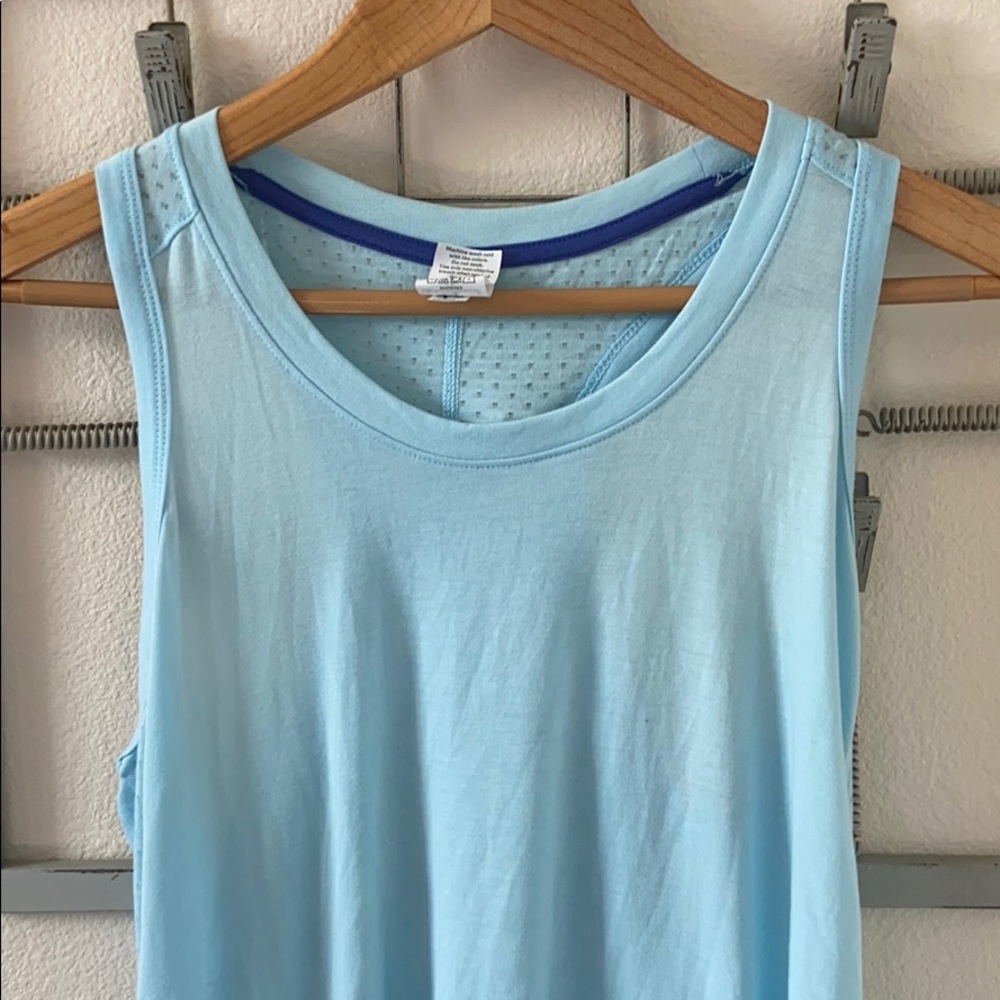 NWOT Bundle of 2 Champion Workout tank tops SZ Med - Picture 2 of 8